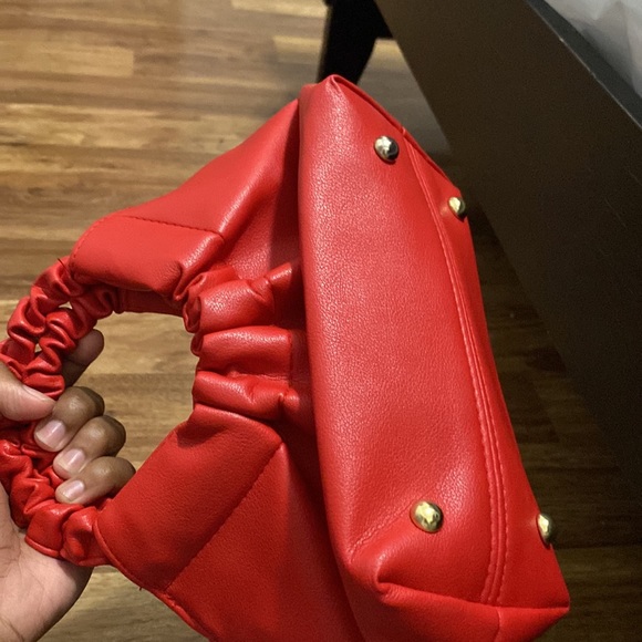 Minimalist Ruched Satchel Bag - Picture 3 of 4